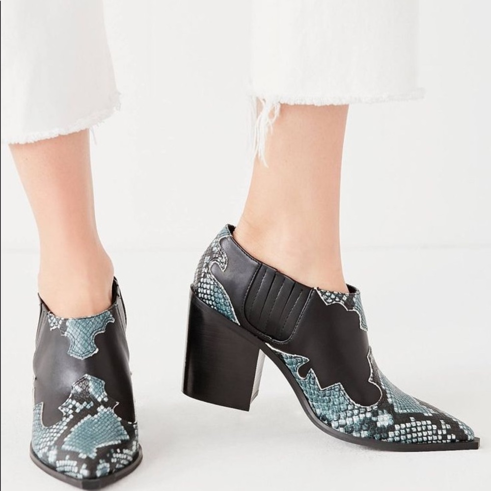 Black and Blue Urban Outfitters Jameson Western Style Snakeskin boots Si…